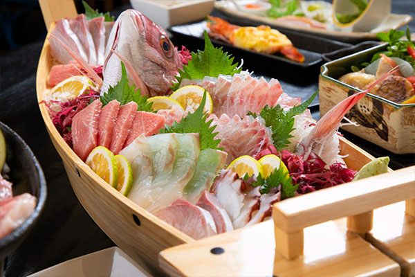 With a luxury sashimi boat 